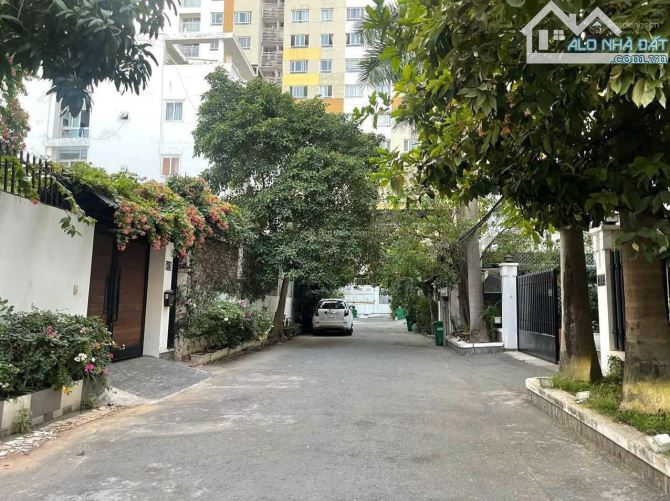 38 tỷ TL, Đất xây cao Trục Nguyễn Văn Hưởng 8,5x20m CN 152m2, P. Thảo Điền Q2 - 1