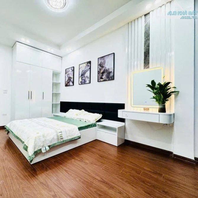 BÁN NHÀ NGUYỄN VĂN TRỖI – GẦN LÊ TRỌNG TẤN – NGÕ THẲNG, NÔNG – Ô TÔ CÁCH 20M – 28M² – 7.15 - 1