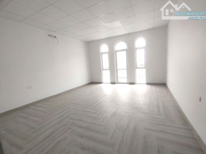 Cho thuê nhà làng việt kiều châu âu. DT 78m2, 4 tầng, MT 5m, điều hòa, ô tô đỗ cửa - 1