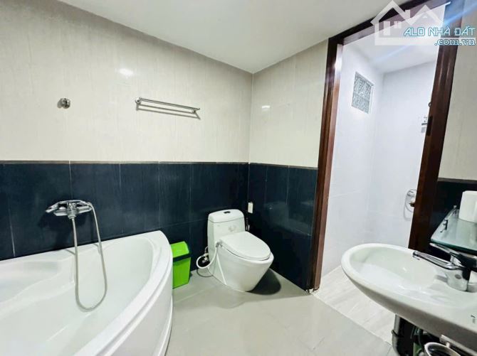 CHO THUÊ NGUYÊN BIỆT THỰ SÂN VƯỜN - NGAY PHỐ TÂY - TP HUẾ - 1