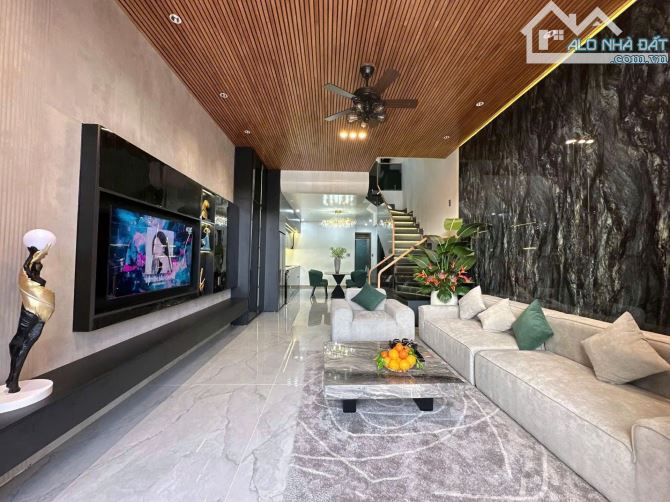 Bán gấp nhà chính chủ, giá rẻ nằm ngay MT đường Phan Đăng Lưu – Ngã Ba Sở Gà, giá chỉ 2tỷ6 - 1