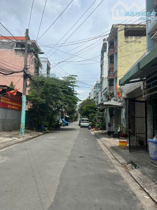 Bán nhà hẻm xe hơi 8m, đặc biệt view công viên tại Đường Số 28 ( Nguyễn Oanh), Phường 6 GV - 1