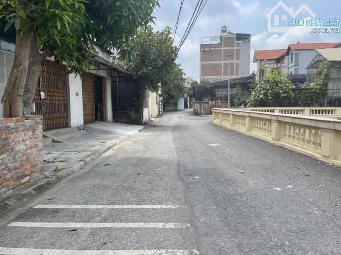 Cần bán lô đất 150m đất cạnh trường THCS Đông Dư, gần hồ ủy ban xã, phù hợp làm nhà vườn - 1