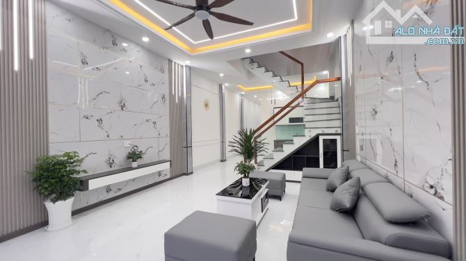 Siêu Hot Nhà 1 Trệt 2 Lầu Giá Cực Tốt Tại Mặt Tiền Thủ Dầu Một - 1