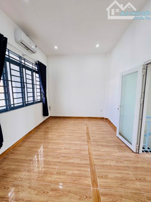 Nhà xe hơi né 4 phòng ngủ thạnh Lộc 16 - 1