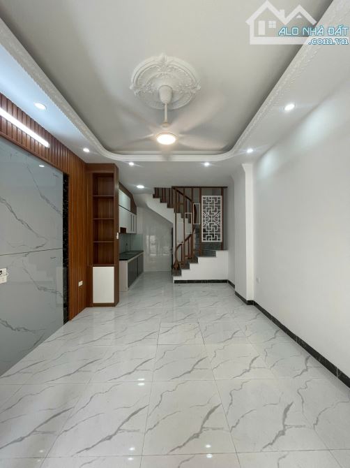 Bán nhà 35m2-5 tầng- ngõ thông ô tô, ô tô đỗ ngày đêm cách 10m, Trung tâm full tiện ích - 1