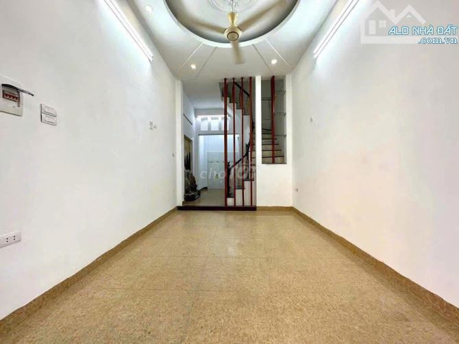 Cho thuê nhà Trần Quốc Hoàn – Cầu Giấy DT 42m x 5 tầng, phân lô, ôtô đỗ giá 20tr/th - 1
