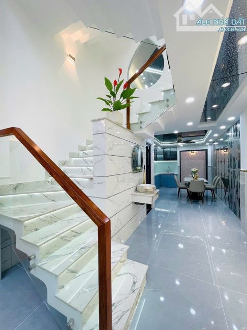 Căn nhà thiết kế hiện đại ngay Nguyễn Oanh, GV. Giá: 3 Tỷ 110 tr / 64m2. Hẻm ô tô 4.5m - 1