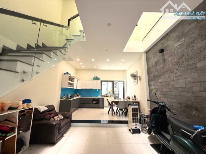 Bán Nhà 3 Tầng Hẻm Ô Tô Tránh Mới Đẹp Ở Ngay 85m2_4.5x19m Chỉ 12,5 Tỷ Khu VIP Bên Sông - 1