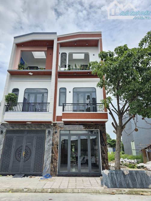 4,6Tỷ TL🔥Bán nhà 66m2 Hoàn Công 1 Trệt 2 Lầu, KDC Chợ Đông Đô, p.An Phú, Tp.Thuận An - 1