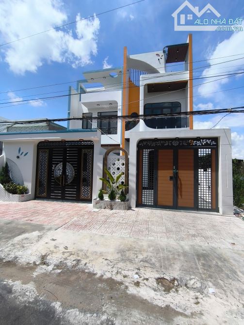 BÁN CĂN NHÀ MT ĐƯỜNG VỪA Ở VỪA KINH DOANH - SHR 2TY800 - 1