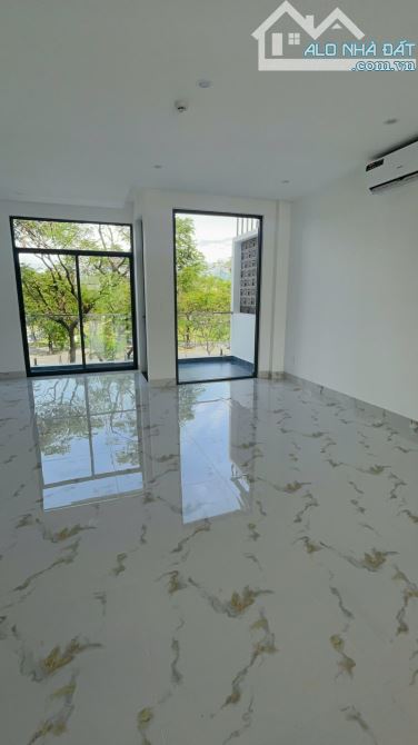 Tòa nhà văn phòng đường Nguyễn Sinh Sắc, giá thuê 40tr/tháng - 1