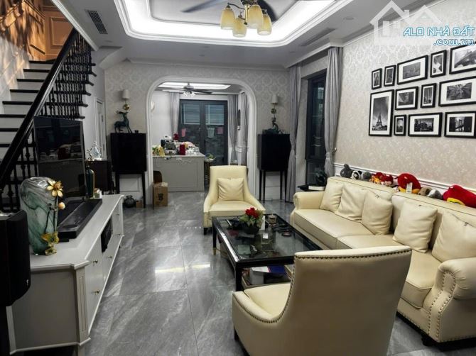 BÁN NHÀ NGUYỄN VĂN HUYÊN- 100M2, MẶT TIỀN 6.2M- Ô TÔ, CÁCH PHỐ 10M- GIÁ 22.5 TỶ - 1