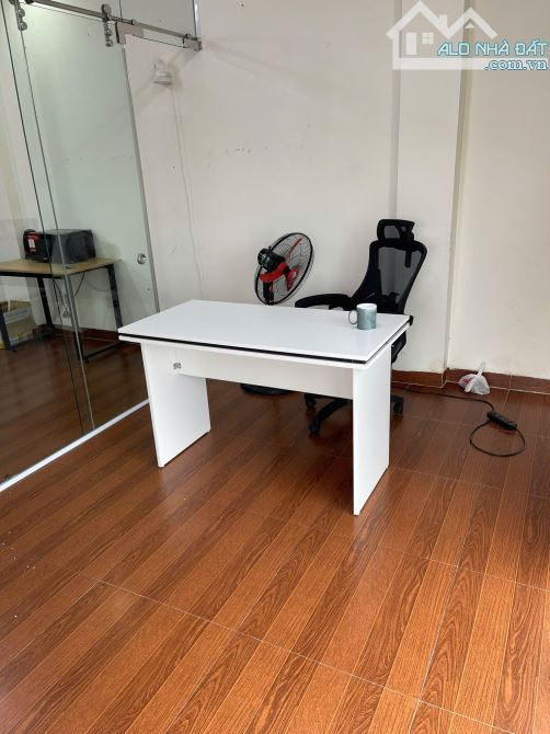 Cho thuê Văn phòng 50m2 - có sẵn 2 phòng, giá cực tốt tại Hoàng Quốc Việt, Cầu Giấy, HN - 1