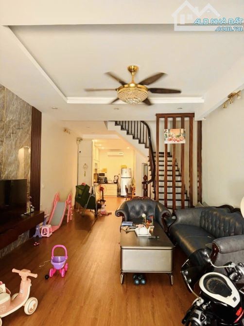 Bán nhà phân lô phố Lạc Trung, Hai Bà Trưng ô tô tránh, 4 tầng 70m2 giá 28.5 tỷ - 1