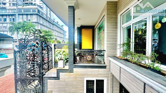 Bán Biệt Thự Đẹp 5 Tầng, Thang Máy, Có Hầm, 200m2, 10x20m, Chỉ 58 Tỷ 5, Tân Hưng, Quận 7 - 1
