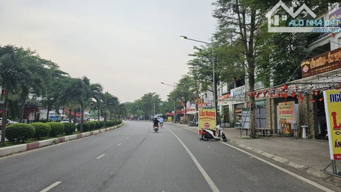 EM CẦN BÁN NHÀ 4 TẦNG MẶT ĐƯỜNG 35M  TẠI KHU KDT HUD SƠN TÂY - 1