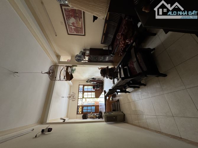 CHUYỂN NHƯỢNG GẤP NHÀ 3 TẦNG 80m2 N:4m, MẶT TIỀN KINH DOANH LÊ HỒNG PHONG, QUI NHƠN - 1