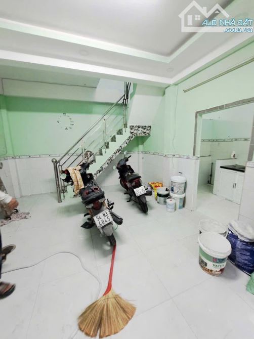 👉QUẬN 6: SIÊU PHẨM VĂN THÂN .30M2 .4 TẦNG ĐÚC - NGANG RỘNG 5M HIẾM - HẺM 6M XE HƠI ĐỖ CỬA - 1