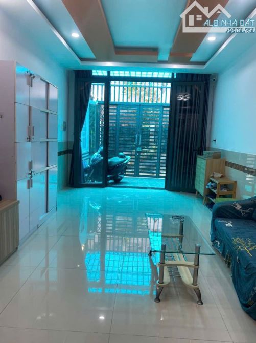 Nhà Cầm Bá Thước đang KD Spa dt 50m2 trệt 5L giá có hơn 9 tỷ - 1