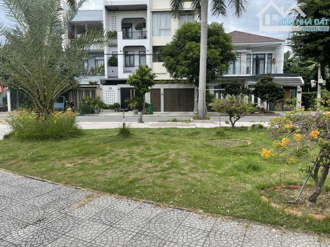 Bán lô dựng Village Vũ Thành Năm gần Sông Hàn - 1