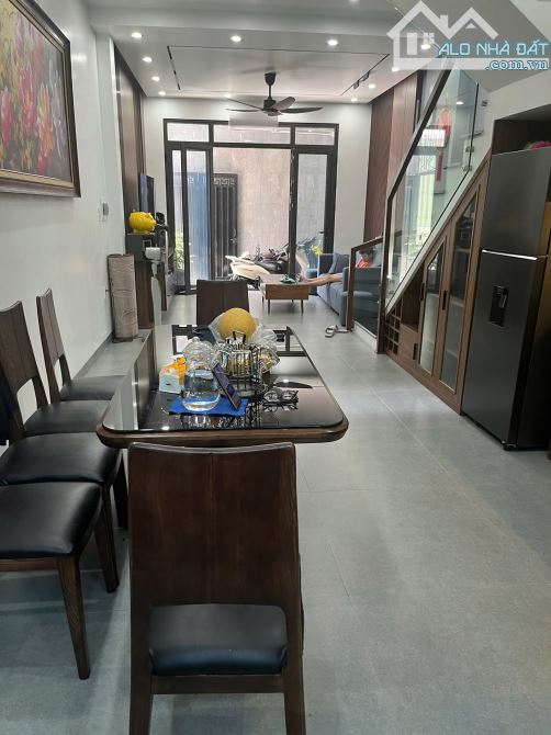 🏠 Bán nhà 3 tầng Cam Lộ – Hùng Vương – Hồng Bàng 2,x tỷ để lại hết nội thất - 1