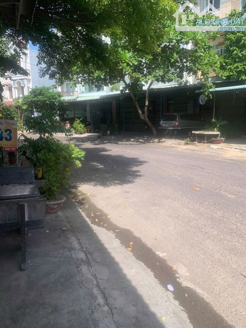 Bán đất mặt tiền đường Hoàng Văn Thái 84m2 - 1