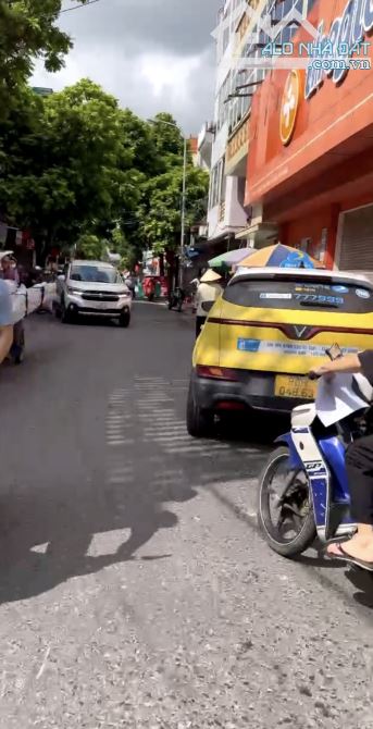 Bán lô đất mặt đường Khúc Thừa Dụ - Lê Chân - DT 200m - Mt 8m - Đông Nam giá bán 17 tỷ - 1