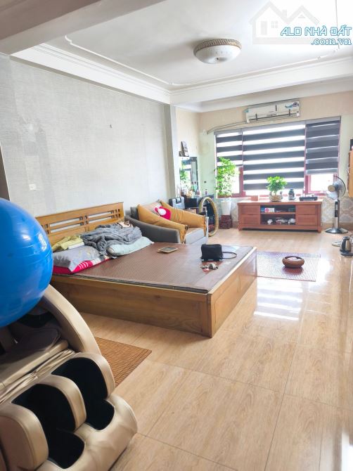 Bán nhà  Mặt Phố Thái Thịnh , 7 tầng thang máy, vỉa hè rộng, kinh doanh sầm uất ,2 thoáng - 1