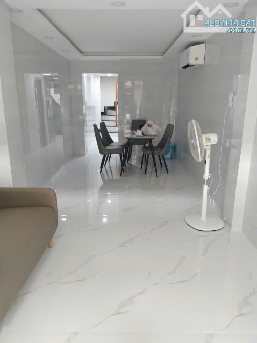 Nhà bán: đường Nhật tảo. Q10. DTSD 30m2. 3 tầng. Giá 10,8 tỷ - 1
