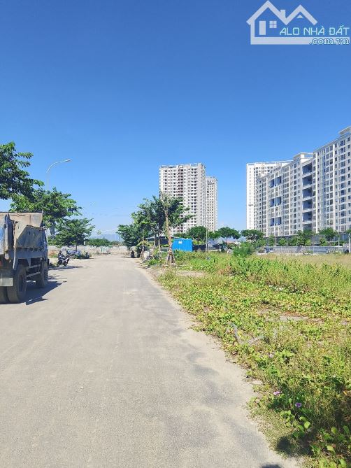 🎉🎉Bán thẳu đất đối diện Trường FPT, và khu chung cư FPT Plaza, song song với đường Vĩ Qu - 1