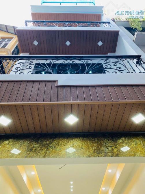 BÁN NHÀ PHỐ HOÀNG VĂN THÁI,Ô TÔ 7 CHỖ VÀO NHÀ,CÁCH PHỐ 3 BƯỚC CHÂN,DTSD 48m GIÁ 18 TỶ. - 1