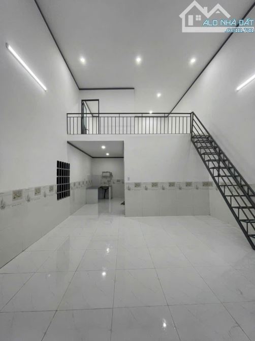 Bán căn nhà xây mới Xã Bắc sơn , gần chợ sông mây đường 767 200m .  Dt 6 x 25 - 1