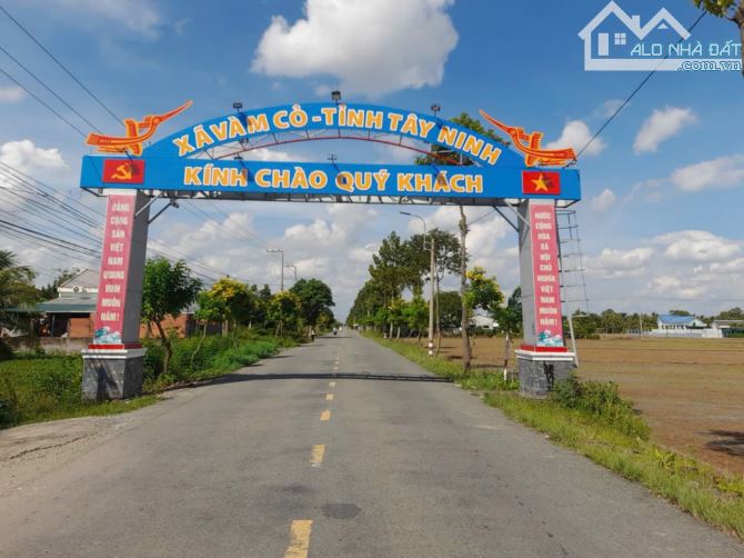 Hàng ngộp, 142m2 đất thổ đường ô tô Cầu Quay chỉ 449tr - 1