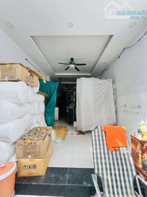 Mặt Tiền Kinh Doanh Nguyễn Bá Tòng, Tân Bình, 70m2, 4 Tầng, Chỉ 10 Tỷ - 1