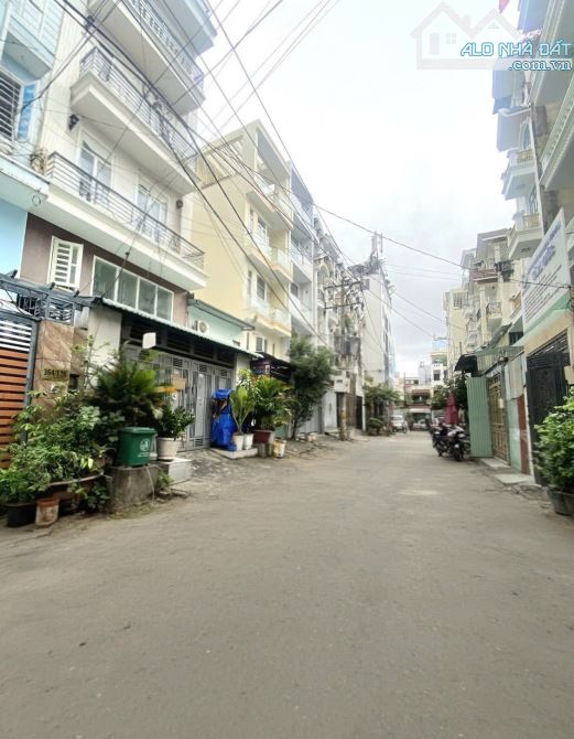 Bán nhà hẻm xe tải thông 8m Dương Quảng Hàm- Bề Ngang đẹp 5m vuống vức - 4 tầng 5PN 5WC - 1