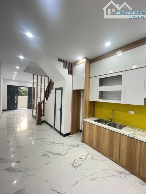Bán gấp nhà Sát Nhổn 5 tỷ 5 - LO GÓC -  Dt 35m2 nhà xây 4 tầng gần o - 1