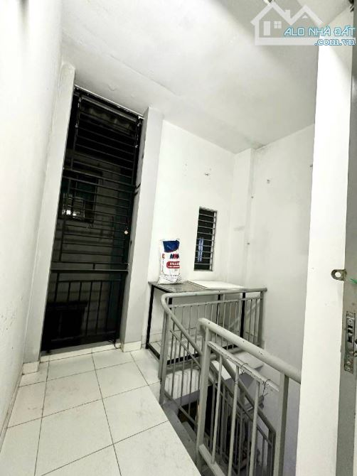 B.ÁN NH.À đường 3/2,P8.Q.10. Vị trí nhà rất trung tâm,thông tứ phía ra nhiều đường,thông r - 1