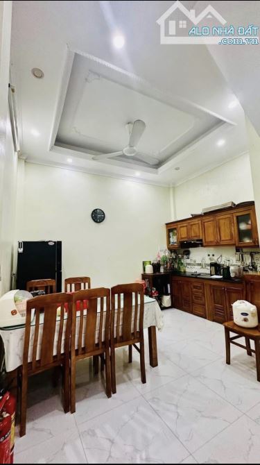 Cần bán nhà 3 tầng Ô Tô đỗ cửa ngõ đườn Mỹ Xá - phường Thành Nam ( Mỹ Xá cũ) Nam Định: - 1