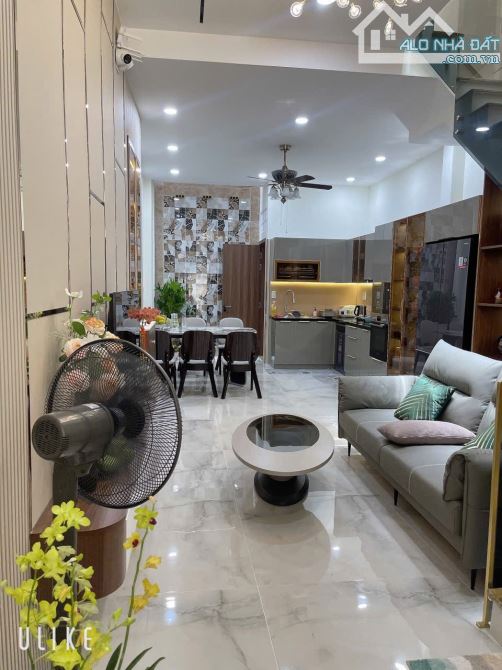 Bán nhà mặt tiền quận 1- Gần CV Lê Văn Tám- 3 tầng mới- NT cao cấp- 4X14,5 -giá 18,5tỷ TL - 1
