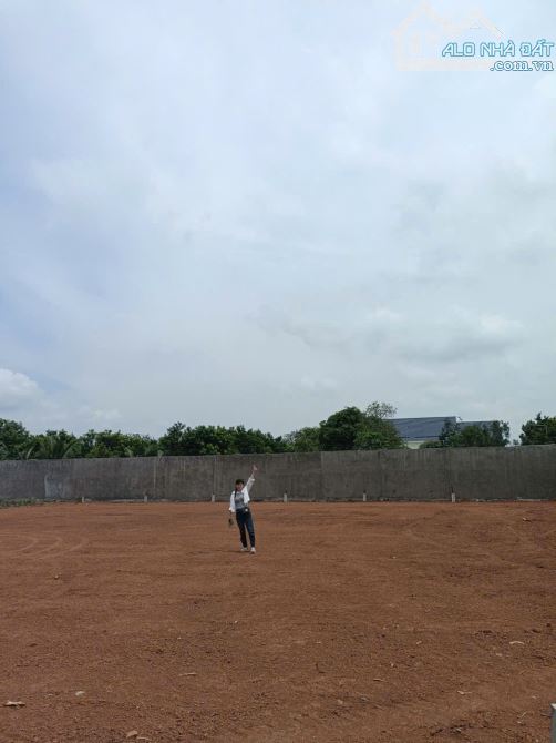 Đất long tân đất đỏ gần biển , sau lưng chợ - 1