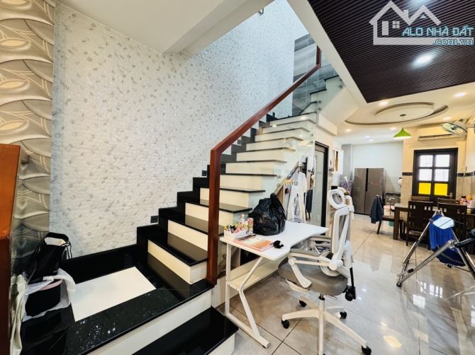 Nguyễn Gia Trí hẻm xe hơi khu VIP hiếm nhà bán sát mặt tiền chỉ 10,2 tỷ - 1