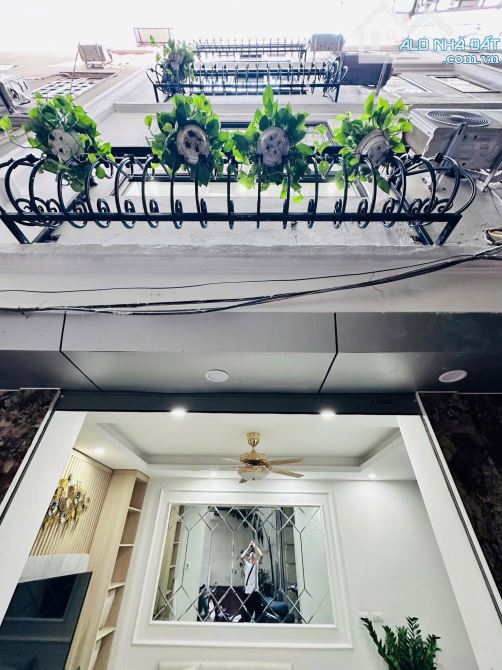 💥 MỘT MÓN QUÀ NHÀ CẦU GIẤY – 28M² – 5 TẦNG – MT 6.5M – SIÊU GẦN PHỐ – 7.5 TỶ 💥 - 1