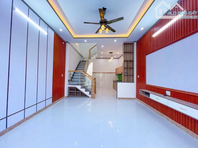 Nhà 1 trệt 1 lầu siêu đẹp ngay vòng xoay cổng 11 - phường Phước Tân. - 1
