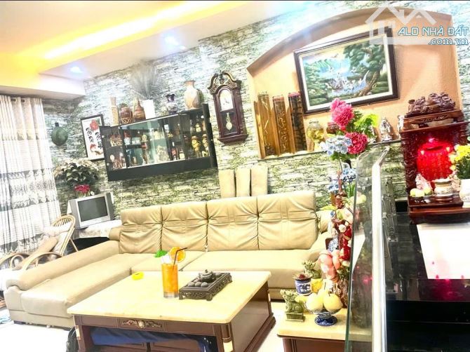 XE HƠI NGỦ NHÀ - GẦN MẶT TIỀN NGANG ĐẸP 5M NỞ HẬU - NỘI THẤT GỖ CẨM LA - VIEW  LANDMARK - 1