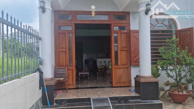 Nhà Tân Định - Bến Cát 2 mặt tiền kinh doanh đưởng ô tô chỉ 2,45 tỷ - 1