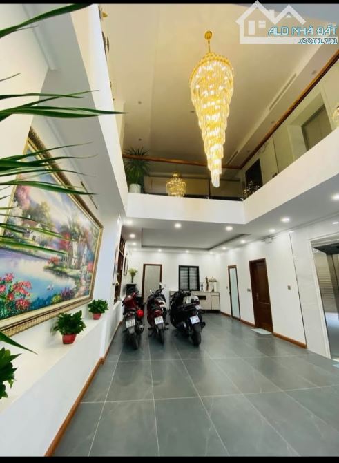 Cần bán nhà Giải Phóng 9tầng thang máy full nội thất cao cấp. - 1