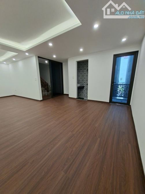 🏡 NHÀ DÂN XÂY KIÊN CỐ – CÁCH Ô TÔ TRÁNH 10M – TIỆN ÍCH NGẬP TRÀN  ✨ Vị trí đẹp: Gần chợ, - 1