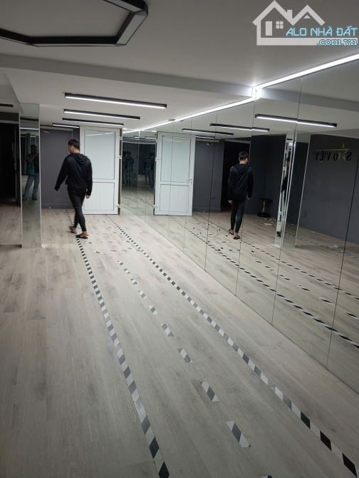 Rẻ !! MBKD mặt phố Nguyễn Văn Huyên – 180m2 x45tr riêng biệt Trung tâm Cầu Giấy - 1