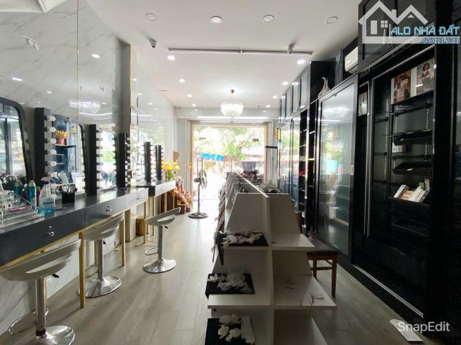 Cho thuê nhà đẹp 3 lầu mặt tiền Cách Mạng Tháng 8 gần nhà thờ Biên Hòa giá chỉ 15 triệu - 1